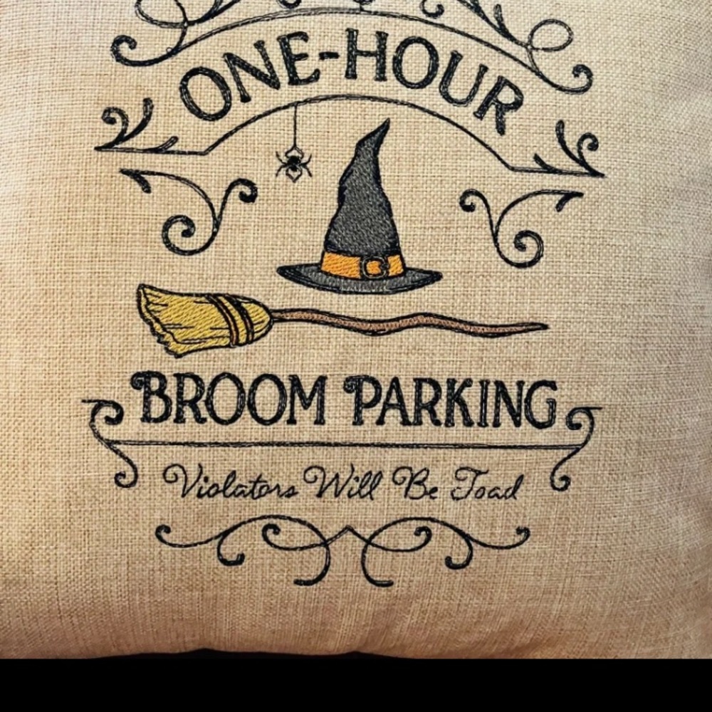 Clearance!! OOAK Halloween embroidered witchy pillow - Picture 2 of 6
